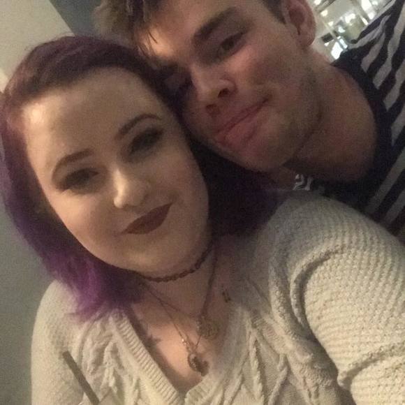 Meet your Posher, Micaela - Picture 1 of 1